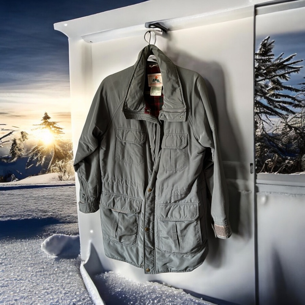 EMS winter Jacket zips snaps partial wool blend lining strap pull waste gray